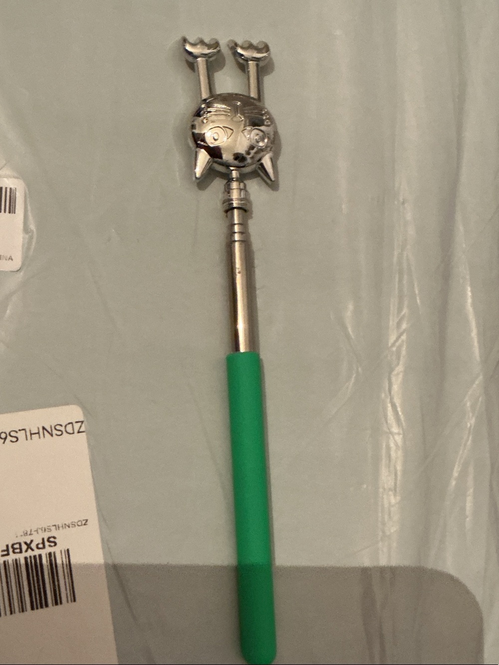 Kitty cat Telescoping Back Scratcher with Green Grip